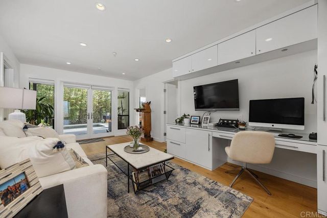 27 E E Street, Encinitas, CA 92024
