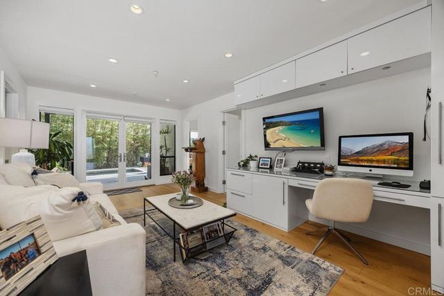 27 E E Street, Encinitas, CA 92024