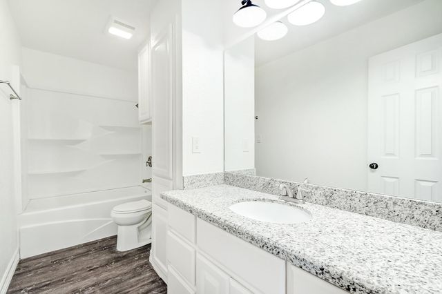 2826 Round Tower Lane, Port Neches, TX 77651