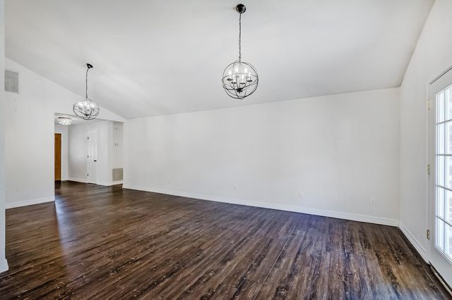 2826 Round Tower Lane, Port Neches, TX 77651