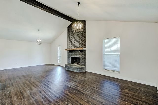 2826 Round Tower Lane, Port Neches, TX 77651