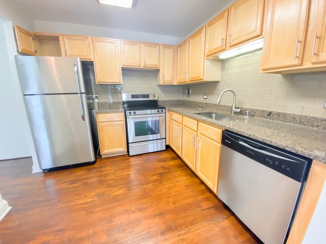 1250 N LaSalle Street 412, Chicago, IL 60610