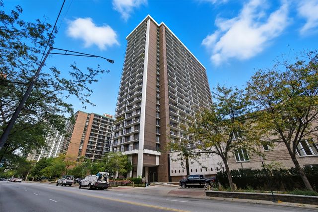 5855 N Sheridan Road 9F, Chicago, IL 60660