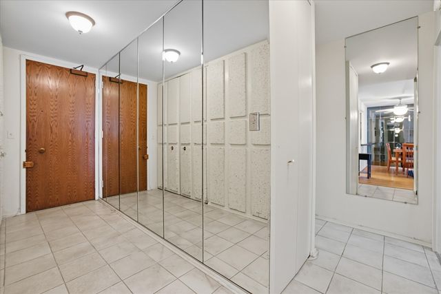 5855 N Sheridan Road 9F, Chicago, IL 60660