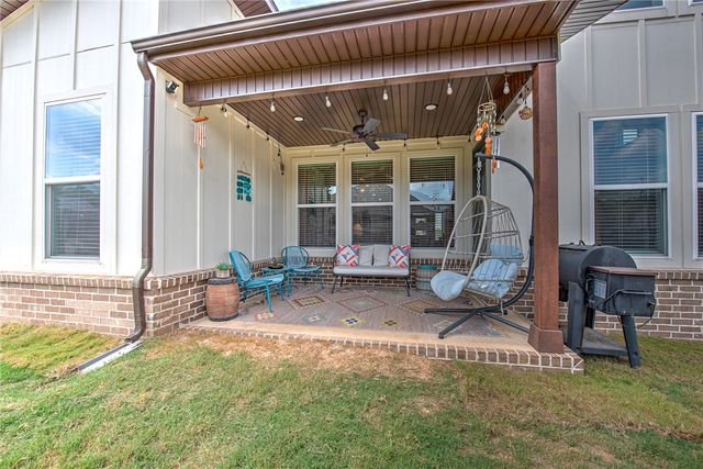 2512 Fairway Circle, Pea Ridge, AR 72751