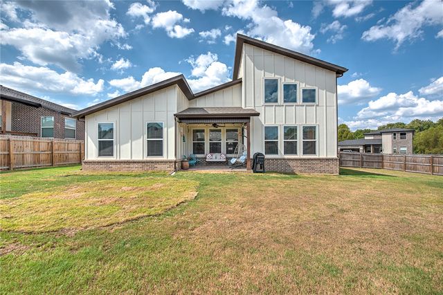 2512 Fairway Circle, Pea Ridge, AR 72751