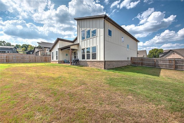 2512 Fairway Circle, Pea Ridge, AR 72751