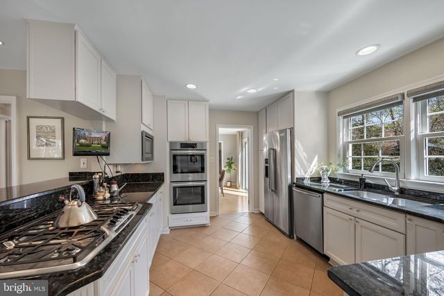 6547 MAPLEDALE CT, Falls Church, VA 22041