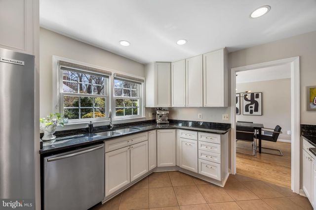 6547 MAPLEDALE CT, Falls Church, VA 22041