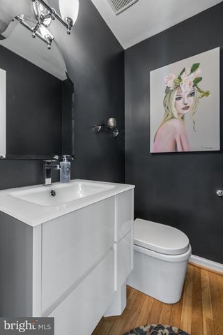 6547 MAPLEDALE CT, Falls Church, VA 22041