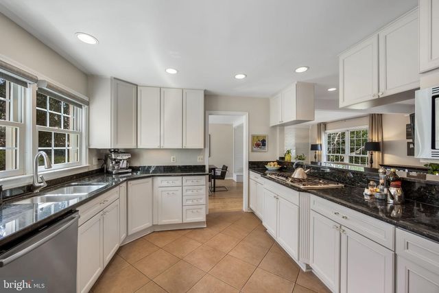 6547 MAPLEDALE CT, Falls Church, VA 22041