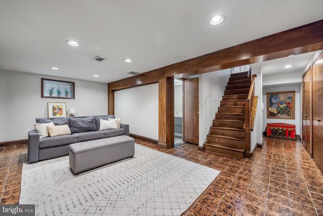 6547 MAPLEDALE CT, Falls Church, VA 22041