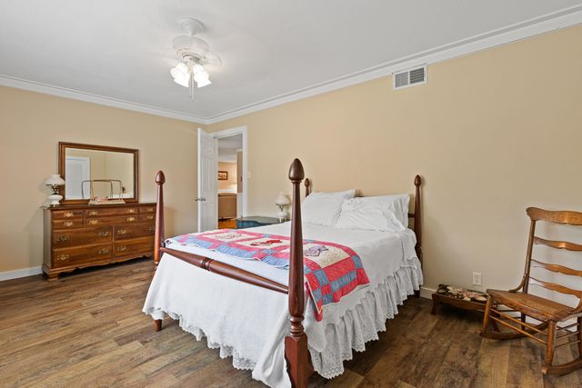 1016 CAMELLIA ST, Gilmer, TX 75644