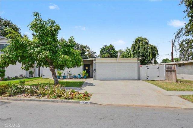 11004 Davenrich, Santa Fe Springs, CA 90670