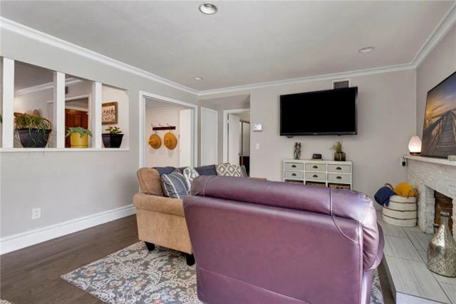 981 Serfas Club, Corona, CA 92882