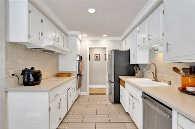981 Serfas Club, Corona, CA 92882