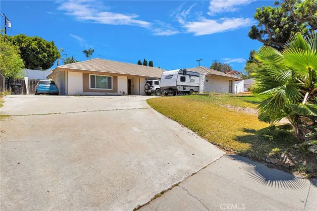 981 Serfas Club, Corona, CA 92882