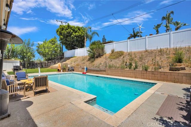 981 Serfas Club, Corona, CA 92882