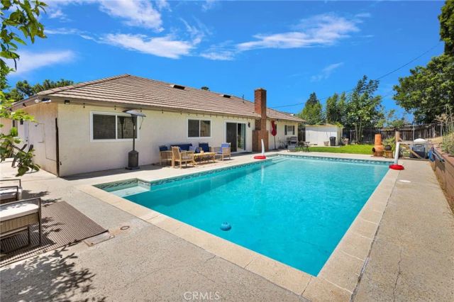 981 Serfas Club, Corona, CA 92882