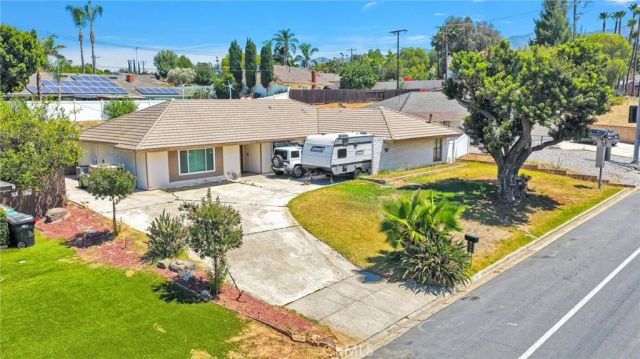 981 Serfas Club, Corona, CA 92882
