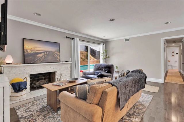 981 Serfas Club, Corona, CA 92882