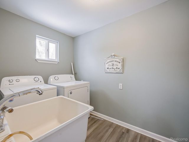 1837 E Granet Avenue, Hazel Park, MI 48030