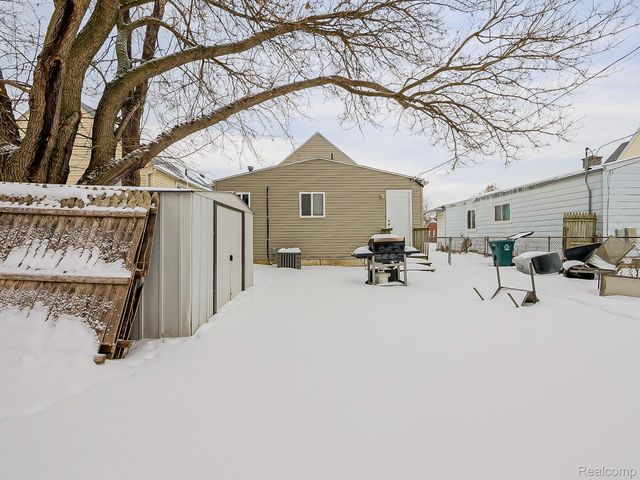 1837 E Granet Avenue, Hazel Park, MI 48030