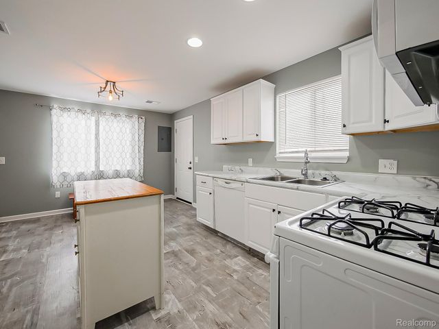 1837 E Granet Avenue, Hazel Park, MI 48030