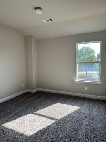 548 Hutchinson Lane, Lewisville, TX 75077