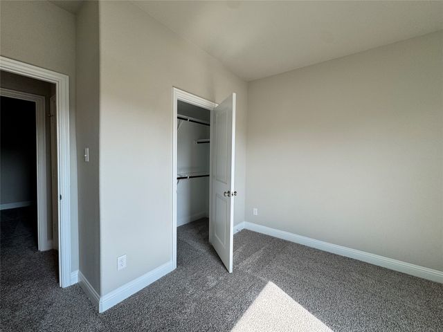 548 Hutchinson Lane, Lewisville, TX 75077