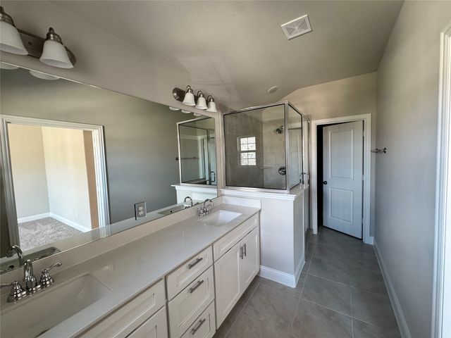 548 Hutchinson Lane, Lewisville, TX 75077