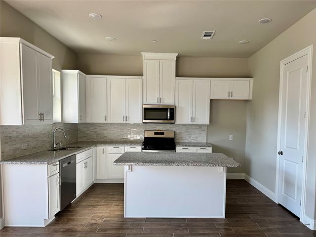 548 Hutchinson Lane, Lewisville, TX 75077