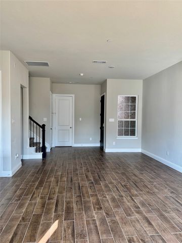548 Hutchinson Lane, Lewisville, TX 75077