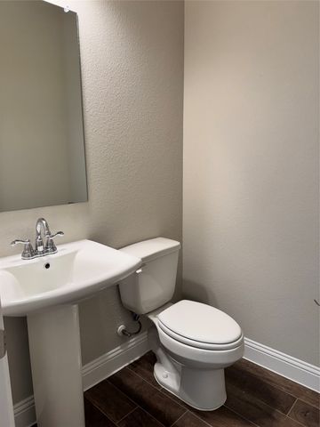 548 Hutchinson Lane, Lewisville, TX 75077