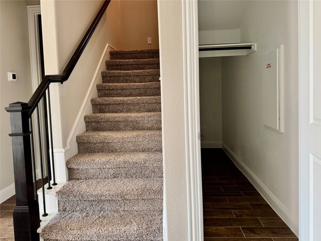 548 Hutchinson Lane, Lewisville, TX 75077