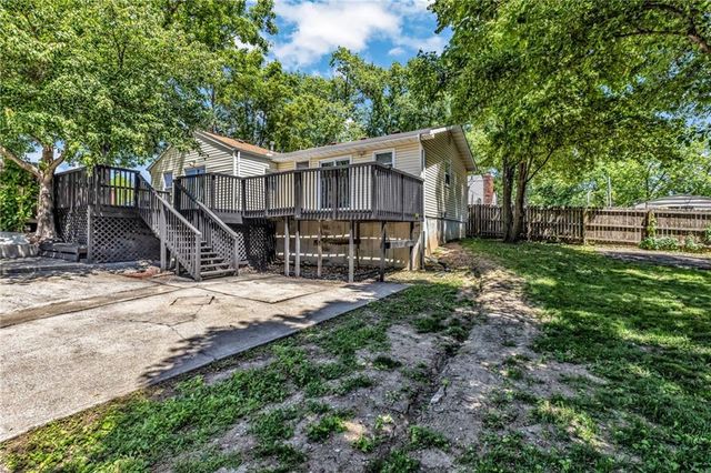 8205 Rose Street, Pleasant Valley, MO 64068
