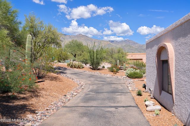 5360 N Apache Hills Trail, Tucson, AZ 85750