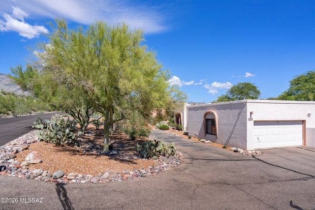 5360 N Apache Hills Trail, Tucson, AZ 85750