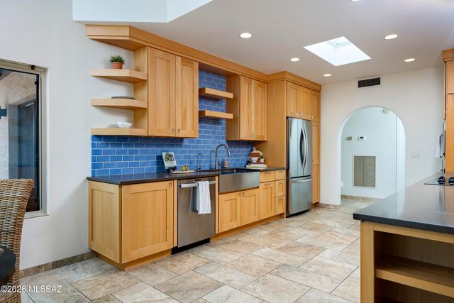 5360 N Apache Hills Trail, Tucson, AZ 85750