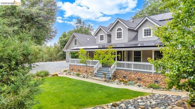 21950 Lyons Bald Mountain Rd, Sonora, CA 95370