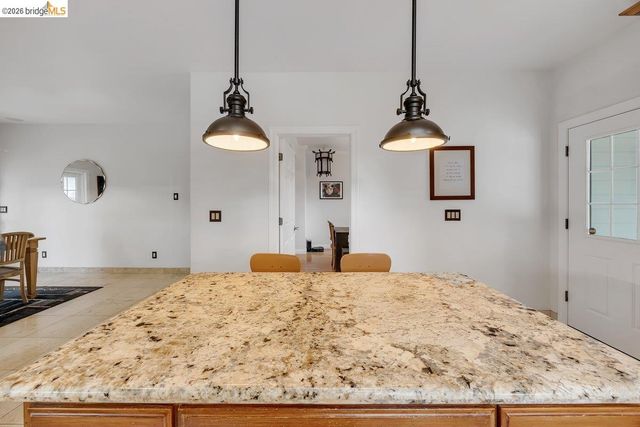 21950 Lyons Bald Mountain Rd, Sonora, CA 95370