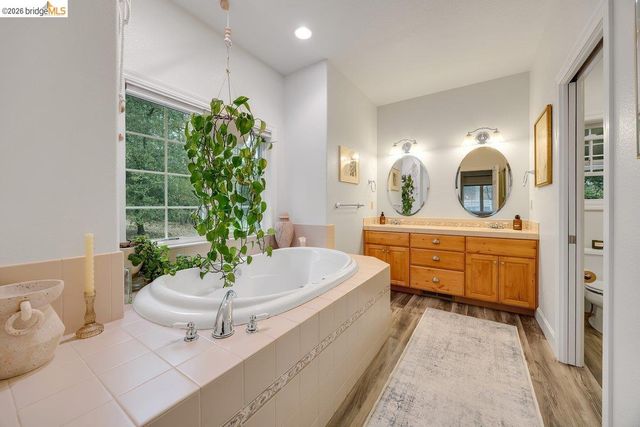 21950 Lyons Bald Mountain Rd, Sonora, CA 95370