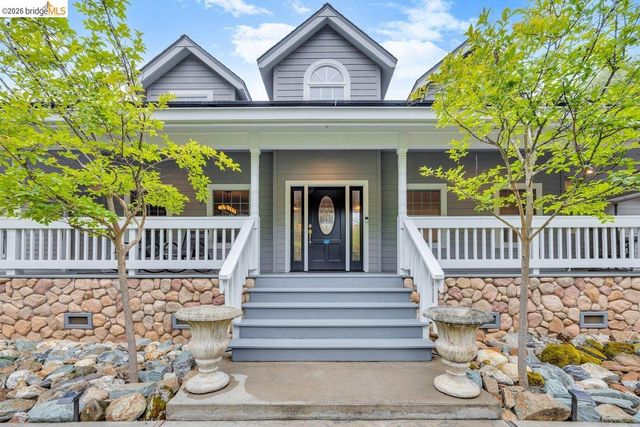 21950 Lyons Bald Mountain Rd, Sonora, CA 95370