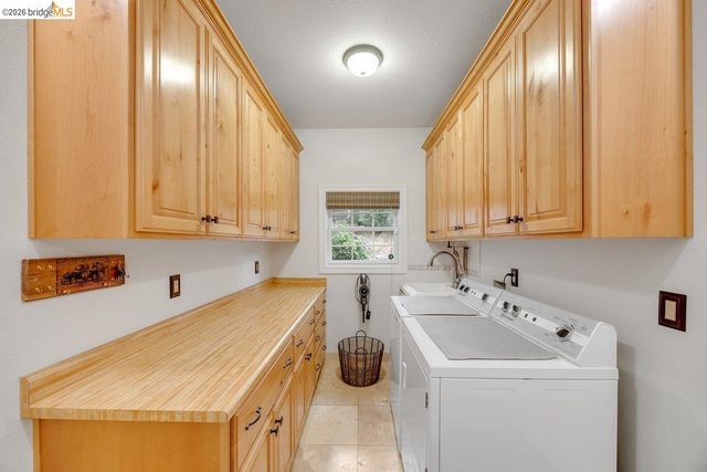 21950 Lyons Bald Mountain Rd, Sonora, CA 95370