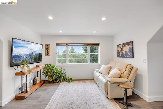 21950 Lyons Bald Mountain Rd, Sonora, CA 95370