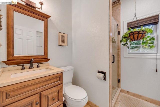 21950 Lyons Bald Mountain Rd, Sonora, CA 95370