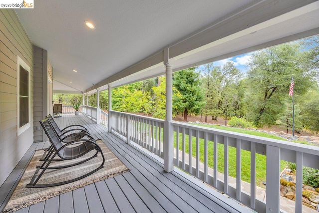 21950 Lyons Bald Mountain Rd, Sonora, CA 95370
