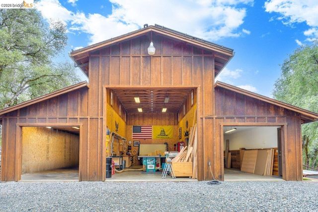 21950 Lyons Bald Mountain Rd, Sonora, CA 95370