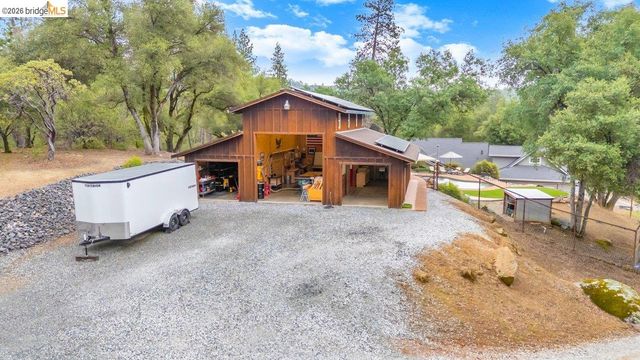 21950 Lyons Bald Mountain Rd, Sonora, CA 95370