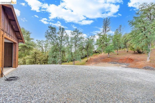 21950 Lyons Bald Mountain Rd, Sonora, CA 95370